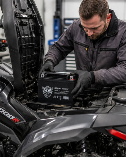 Nereikalaujantis priežiūros 12V 12Ah dešinysis (+) motociklo, keturračio ir motorolerio akumuliatorius