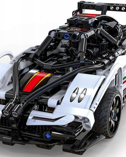 Nuotoliniu būdu valdomas lenktyninis automobilis Z-Wind (CaDA, 457 elementai)