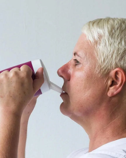 Ornamin gertuvė su snapeliu ir rankenomis senjorams, 140 ml, geltona
