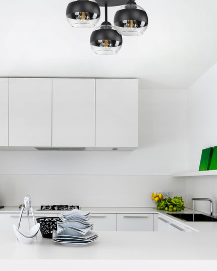 Pakabinamas lubinis šviestuvas su stikliniais rutuliais ir juoda juosta (Luxolar, E27)