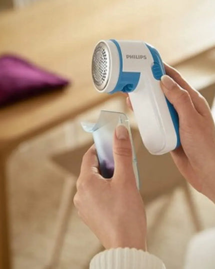 PHILIPS elektrinis audinių skustuvas drabužiams, megztiniams ir audiniams su baterijomis