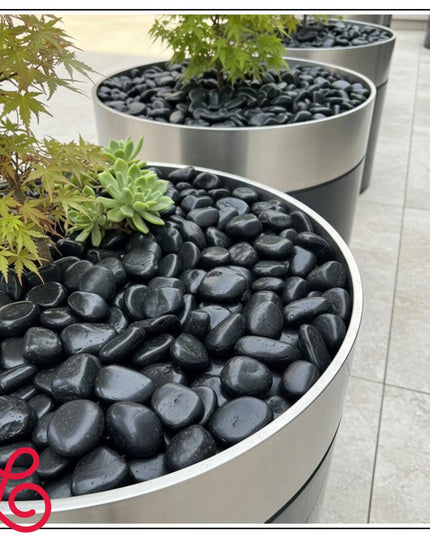 Poliruoti juodi akmenukai sodo dekoravimui 2 kg 2-4 cm