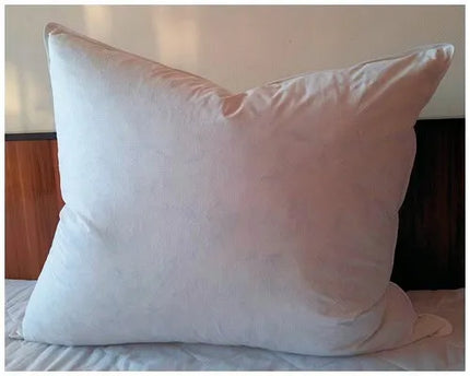 Pūkinė pagalvė 70x80 cm, 1,4 kg, 3 spalvų pasirinkimas