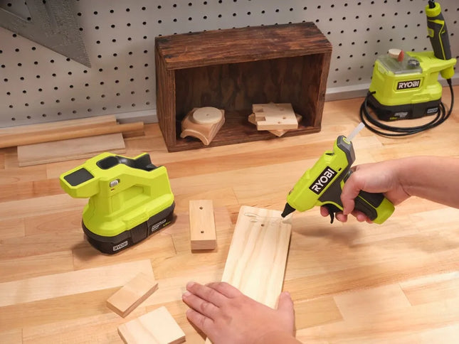 Ryobi RGLM18-0 18V 7 mm mini akumuliatorinis klijų pistoletas