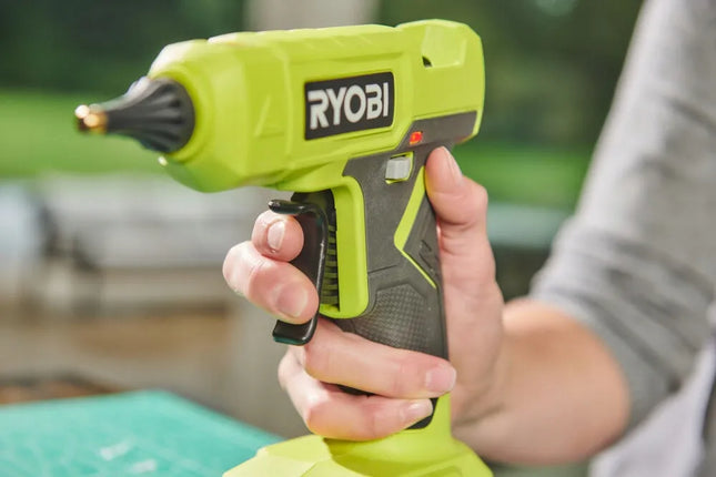 Ryobi RGLU18-0 akumuliatorinis karštų klijų pistoletas, 11 mm klijų lazdelėms