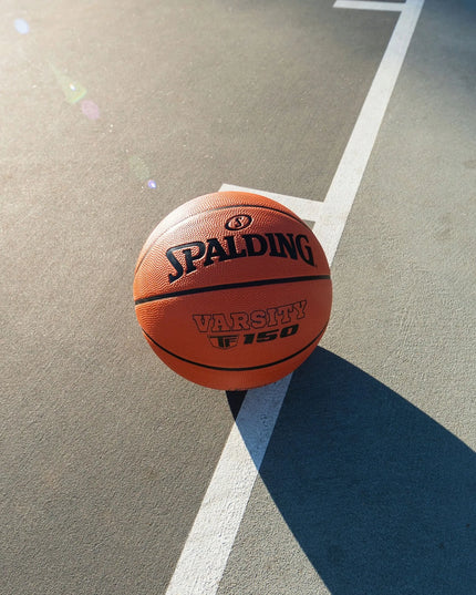 SPALDING TF-150 Varsity krepšinio kamuolys guminis 6 dydis lauko aikštelėms