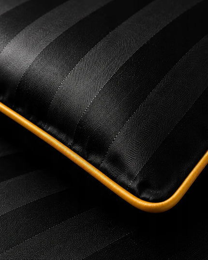 Stilingas damasto patalynės komplektas su auksiniu apvadu 200x220cm JUODAS