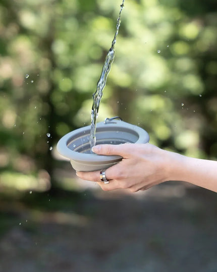 Sulankstomas kelioninis dubenėlis šunims ir katėms Ragi 650 ml, pilkas