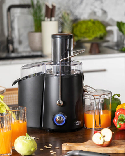 Sulčiaspaudė Adler AD4129 – 2000W, 2 greičiai, 75mm anga visiems vaisiams ir daržovėms, 2l minkštimo talpa, 1l sulčių ąsotis, nerūdijančio plieno korpusas