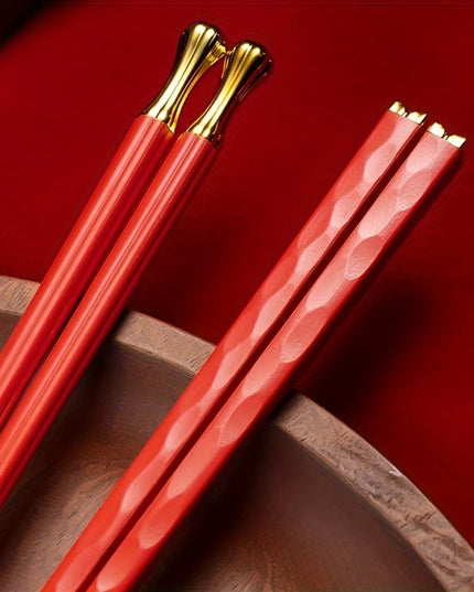 Sushi Lazdelės – 5 Poros Daugkartinio Naudojimo, 24,3 cm, Stiklo Pluošto, Raudonos su Aukso Imitacija, Japoniško Stiliaus