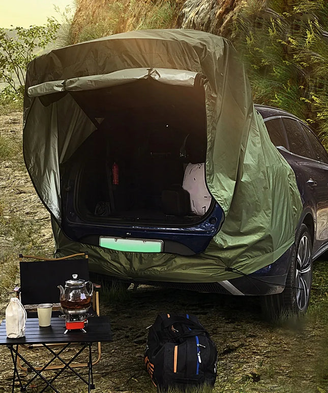 Turistinė kempingo palapinė, tvirtinama prie automobilio bagažinės