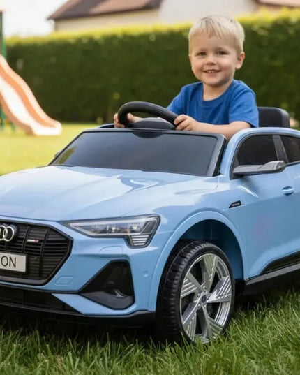 Vaikiškas elektromobilis Audi e-tron 4X4, odinė sėdynė, EVA ratai, pultelis