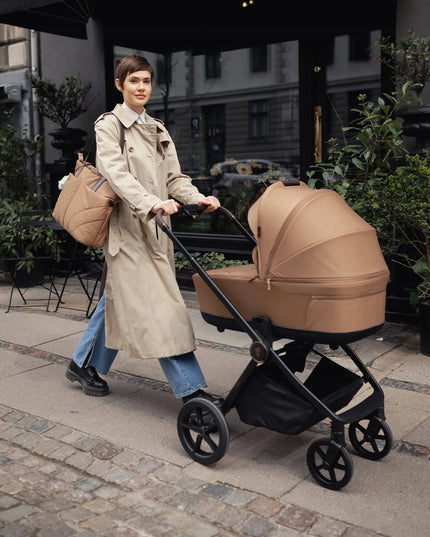 Venicci Claro lengvas 3-in-1 vežimėlis su Cybex automobiline kėdute ir priedais, Caramel