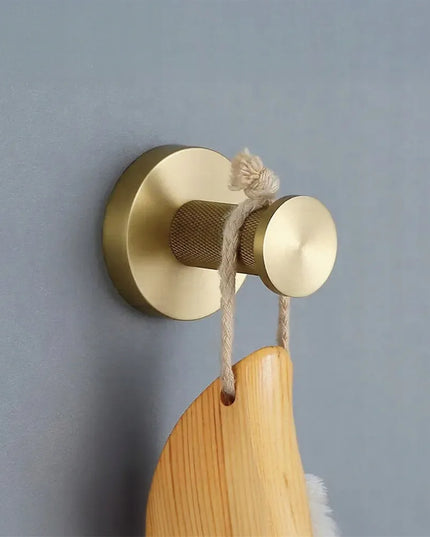 Vonios kambario kabykla REA MODERN 6606A BRUSH GOLD auksine rankšluosčiams