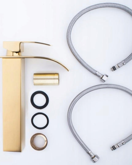 Aukštas praustuvo maišytuvas su kaskadiniu vandens srautu, auksinis (Yoka Home)