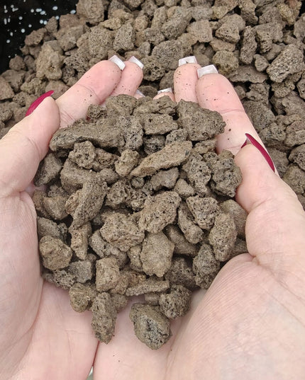 Vulkaninė lava 8–16 mm 5L – drenažas, vazonai, sodas, akvariumas, dekoravimas